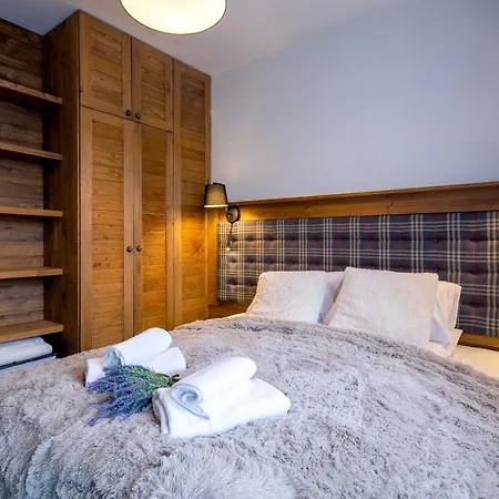 Апартаменты Apartament Z Ogrodem